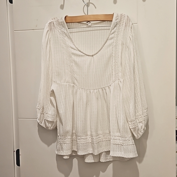 White Top made by Wishlist - Medium - Picture 1 of 4